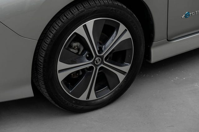 SJNFAAZE1U0121588 2021 NISSAN LEAF-2