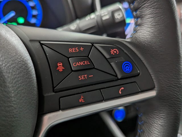 2022 NISSAN LEAF - 18