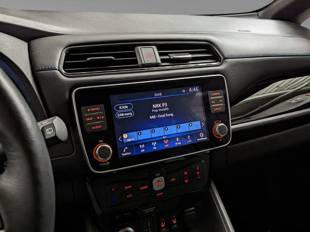 2022 NISSAN LEAF - 23