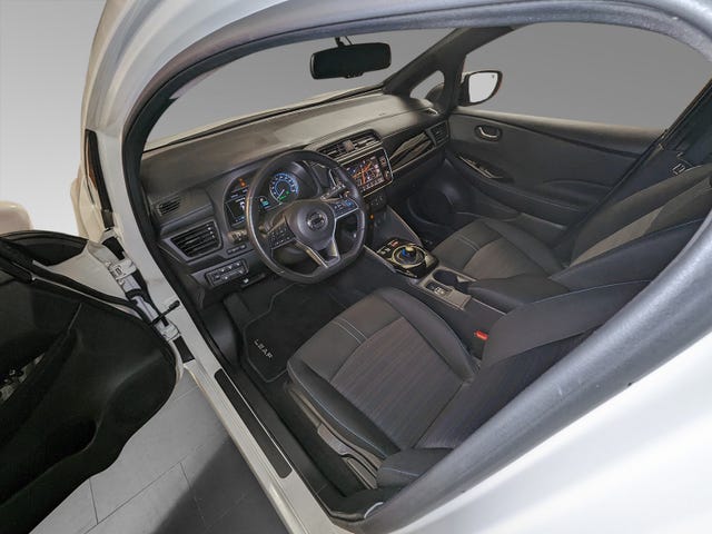 2022 NISSAN LEAF - 9