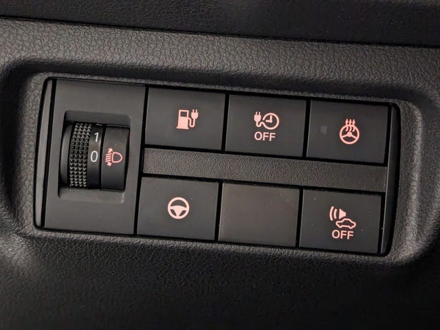 2022 NISSAN LEAF - 17