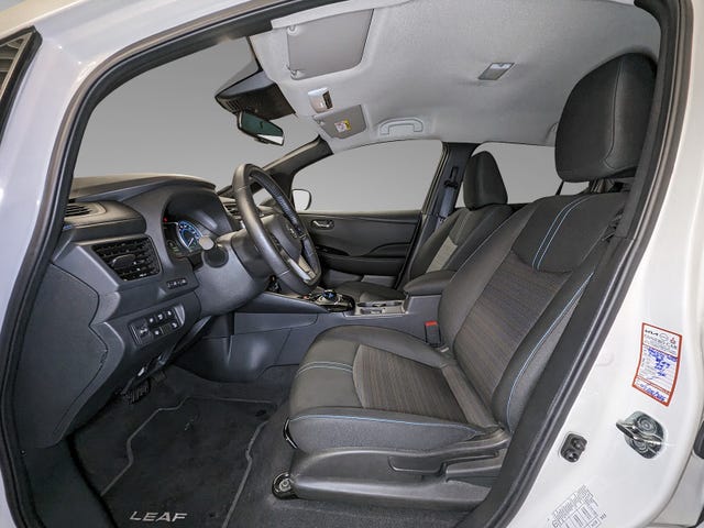2022 NISSAN LEAF - 10