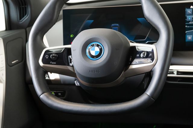 2022 BMW IX XDRIVE 50 - 26