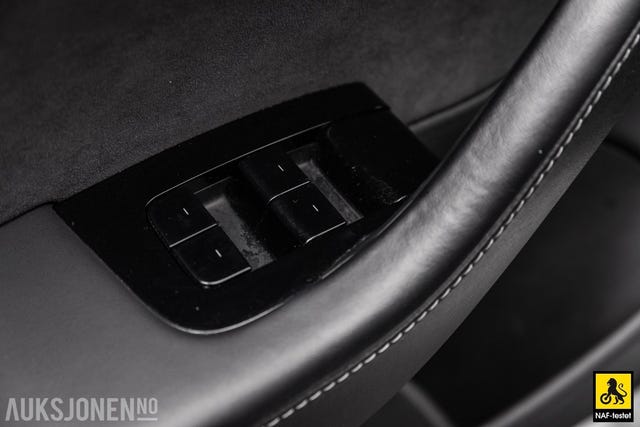 2019 TESLA MODEL 3 - 8