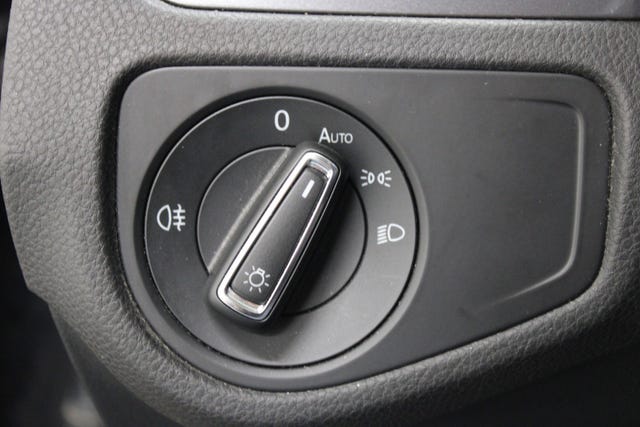 2015 VOLKSWAGEN GOLF - 24