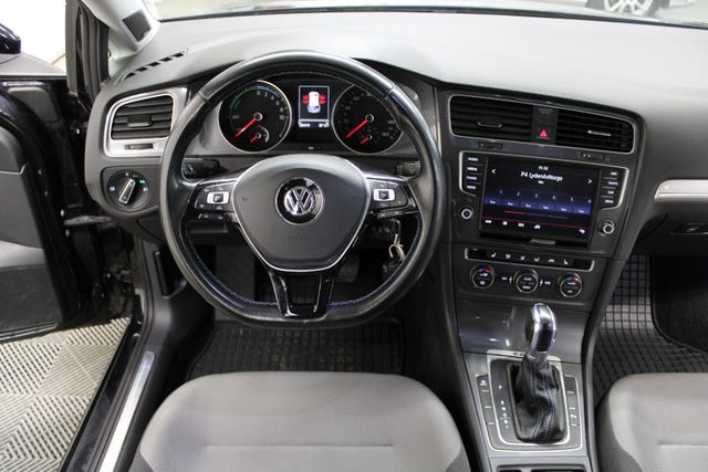 2015 VOLKSWAGEN GOLF - 19