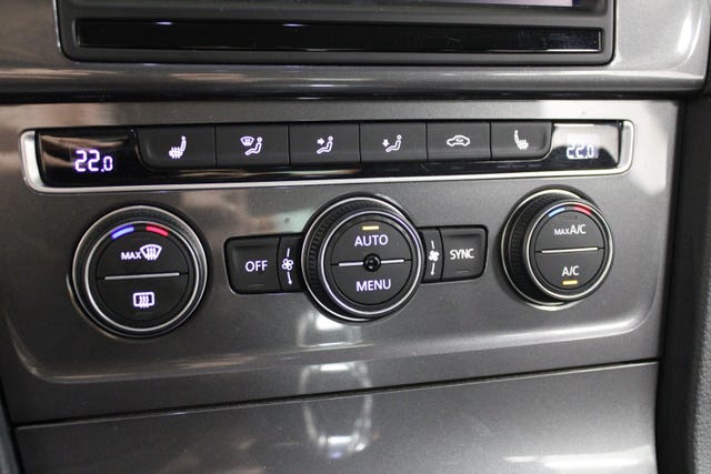 2015 VOLKSWAGEN GOLF - 26