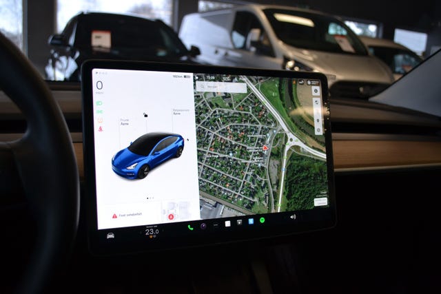 2021 TESLA MODEL 3 - 16