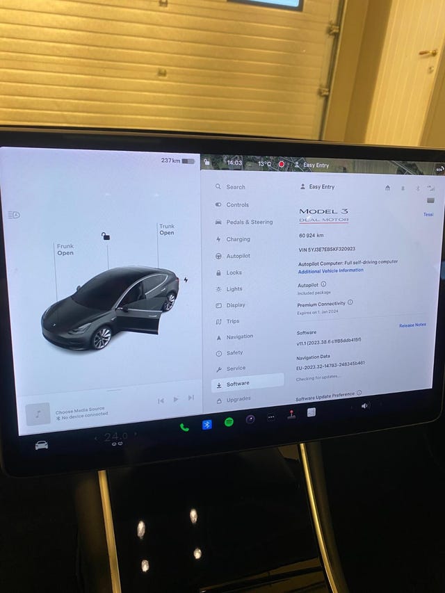 2019 TESLA MODEL 3 - 16