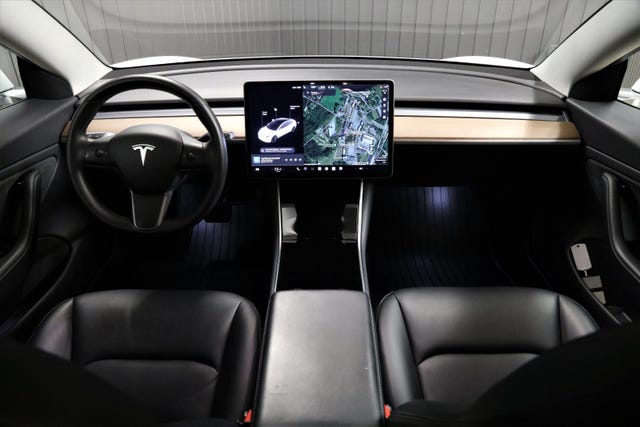 2019 TESLA MODEL 3 - 8