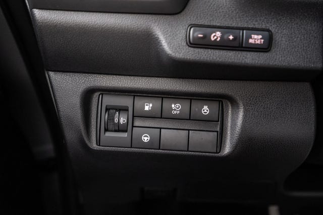 2022 NISSAN LEAF - 13