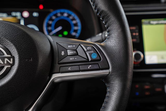 2022 NISSAN LEAF - 17