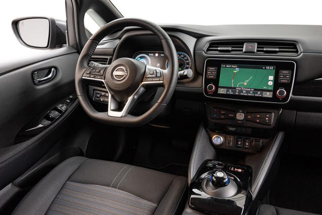 2022 NISSAN LEAF - 10