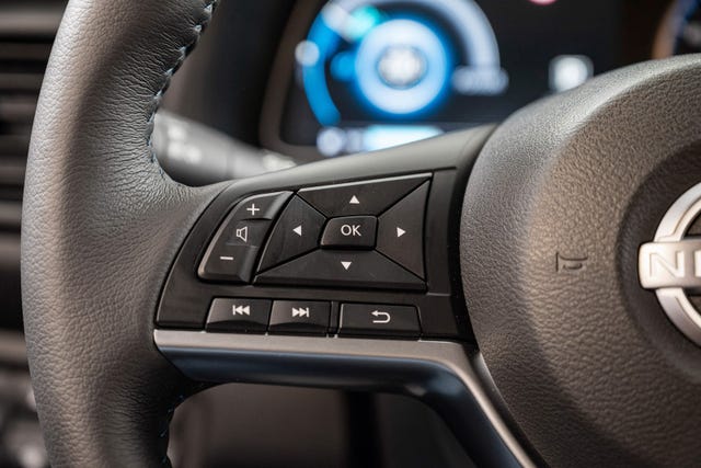 2022 NISSAN LEAF - 14