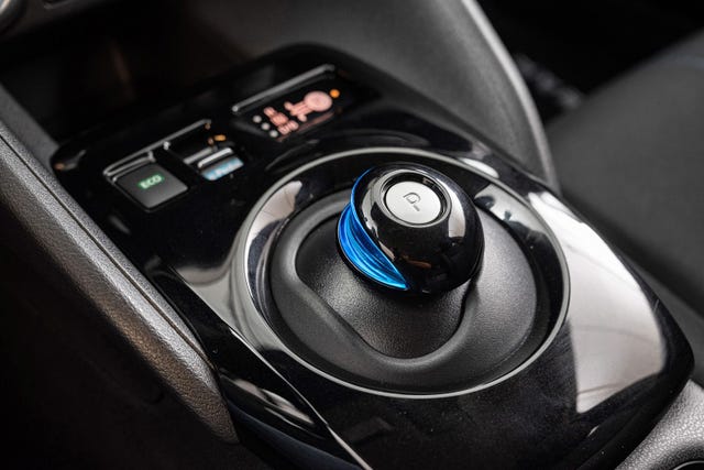 2022 NISSAN LEAF - 18