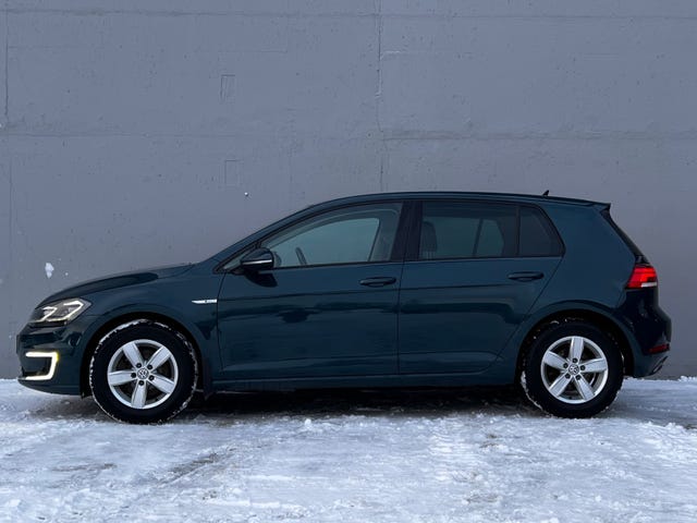 WVWZZZAUZJW910240 2018 VOLKSWAGEN GOLF-3