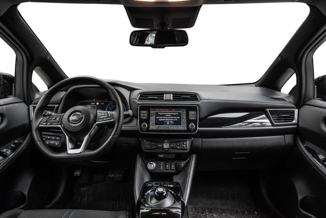 2021 NISSAN LEAF - 11