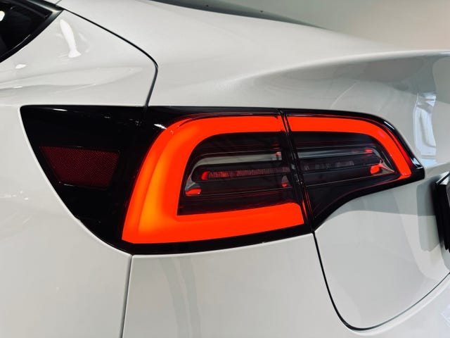 2021 TESLA MODEL 3 - 11