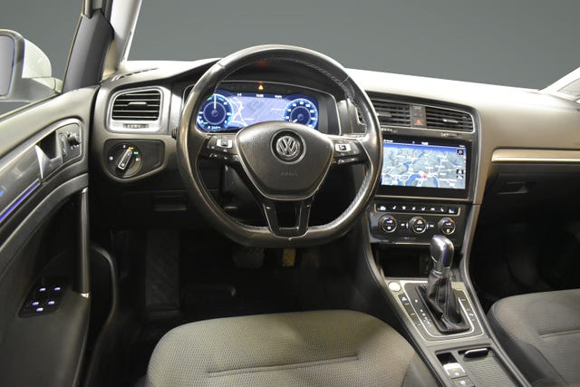 2018 VOLKSWAGEN GOLF - 12