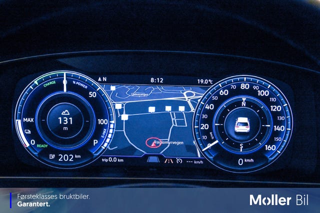 2019 VOLKSWAGEN GOLF - 19