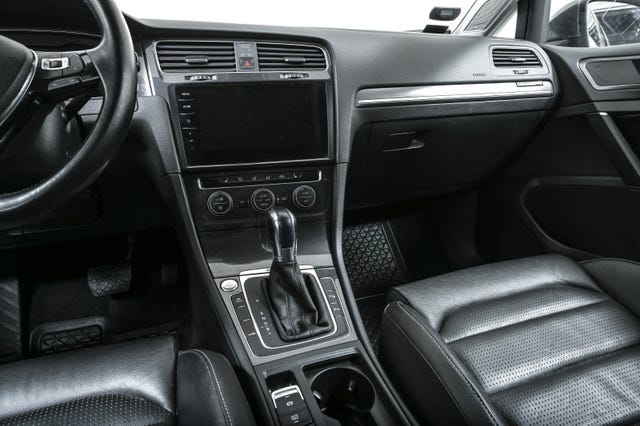 2018 VOLKSWAGEN GOLF - 10