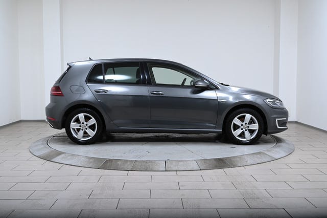 WVWZZZAUZJ8906835 2018 VOLKSWAGEN GOLF-1