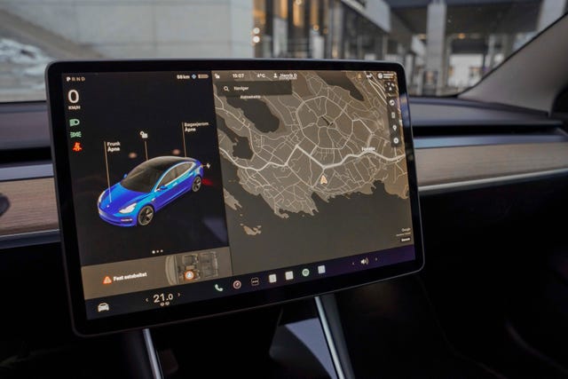 2019 TESLA MODEL 3 - 12