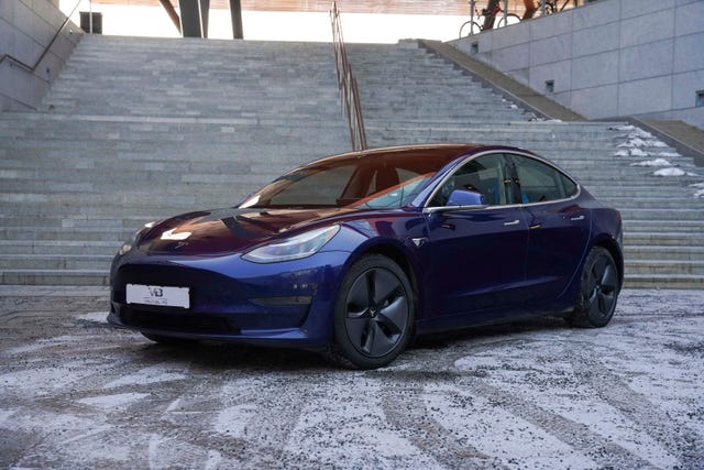 5YJ3E7EB4KF334294 2019 TESLA MODEL 3-1