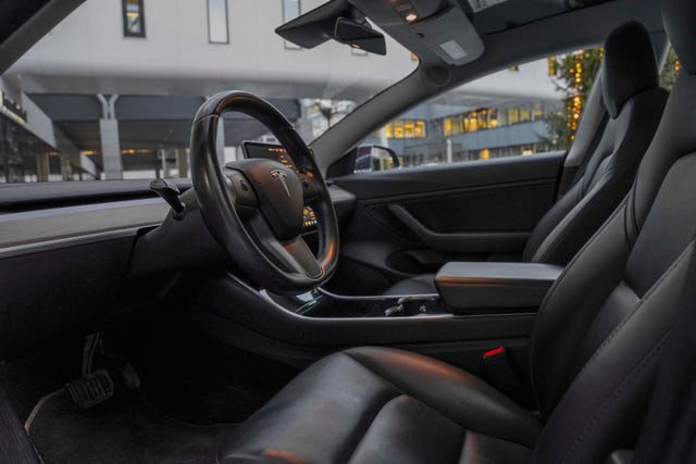 2019 TESLA MODEL 3 - 16