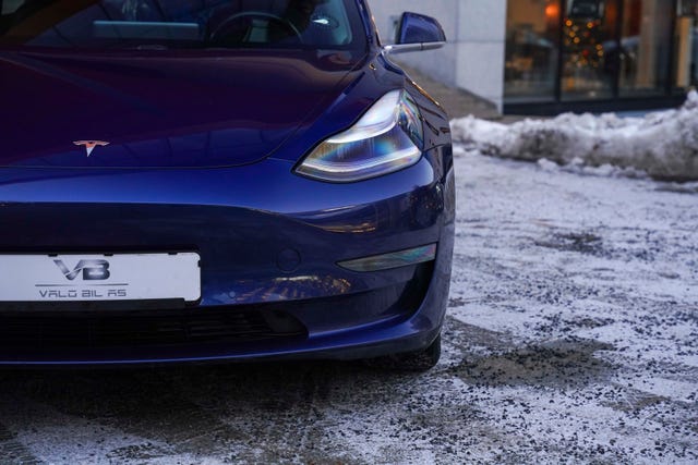 5YJ3E7EB4KF334294 2019 TESLA MODEL 3-4