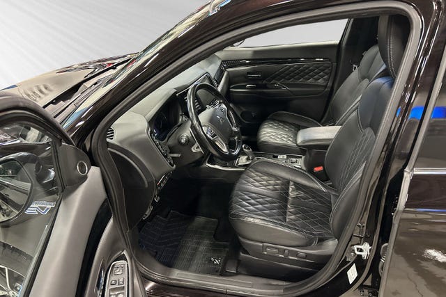 2020 MITSUBISHI OUTLANDER - 7