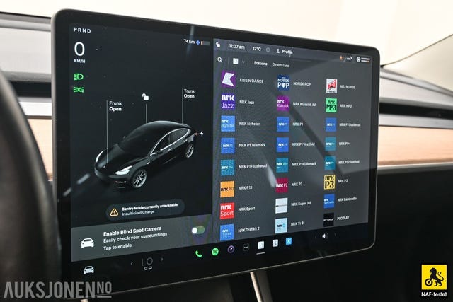 2019 TESLA MODEL 3 - 24