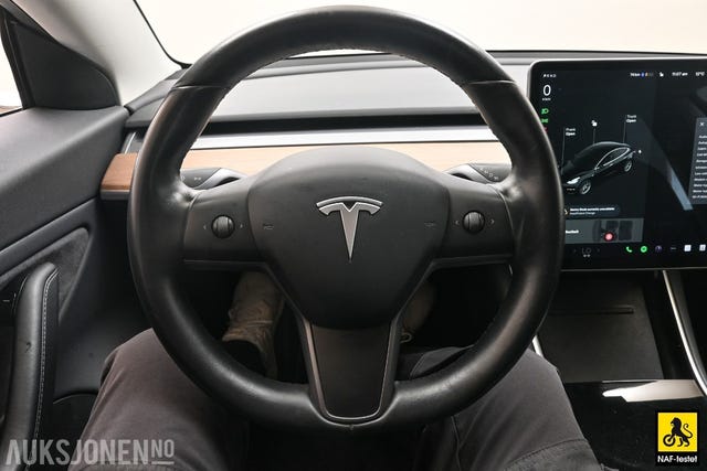 2019 TESLA MODEL 3 - 28