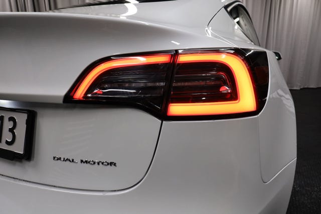 2021 TESLA MODEL 3 - 12