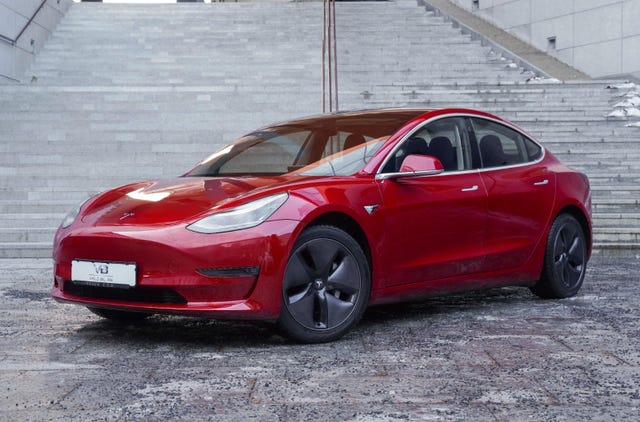 5YJ3E7EB5KF239940 2019 TESLA MODEL 3-1