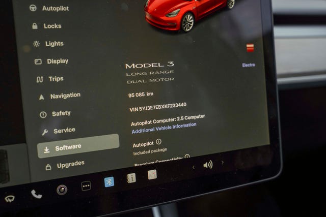 2019 TESLA MODEL 3 - 14