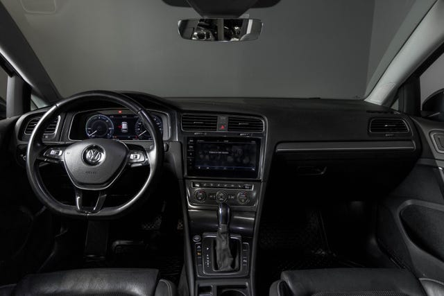 2018 VOLKSWAGEN GOLF - 10