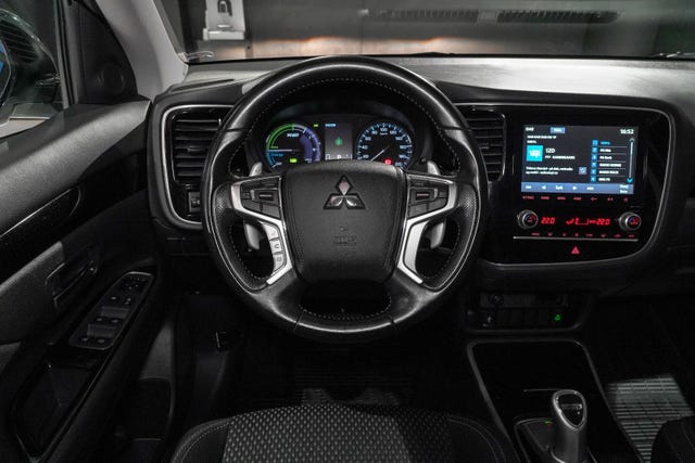 2020 MITSUBISHI OUTLANDER - 28