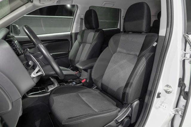 2020 MITSUBISHI OUTLANDER - 24