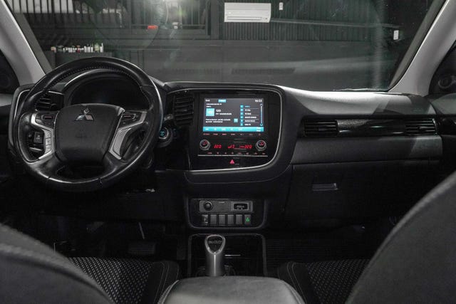2020 MITSUBISHI OUTLANDER - 31