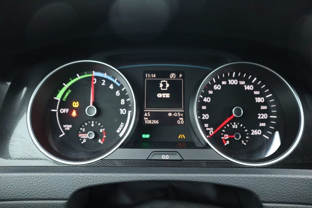 2015 VOLKSWAGEN GOLF - 19