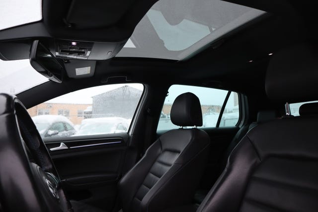 2015 VOLKSWAGEN GOLF - 25