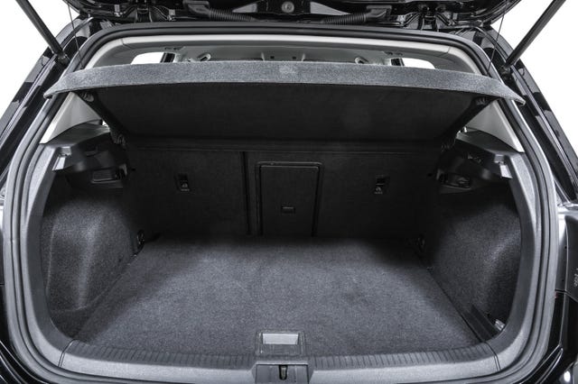 2019 VOLKSWAGEN GOLF - 19