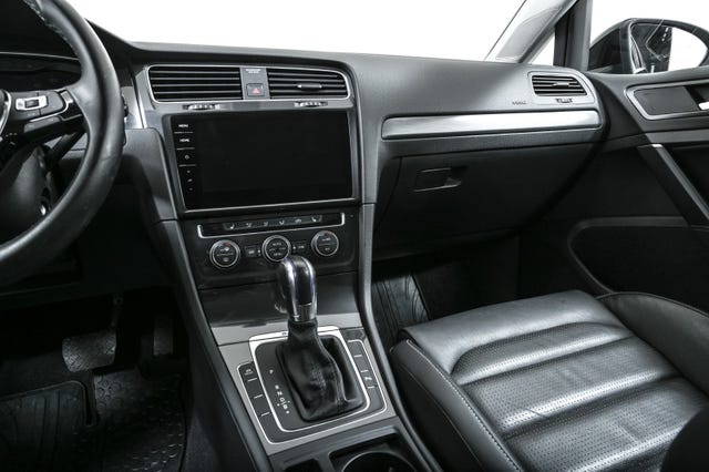 2019 VOLKSWAGEN GOLF - 10