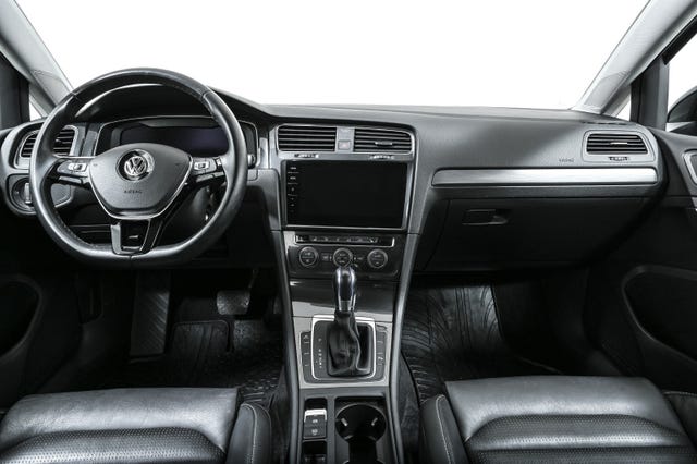 2019 VOLKSWAGEN GOLF - 18