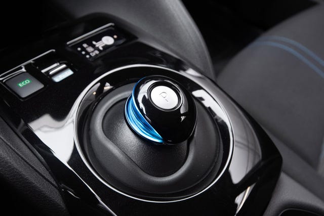2022 NISSAN LEAF - 12