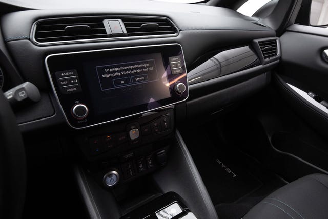 2022 NISSAN LEAF - 13