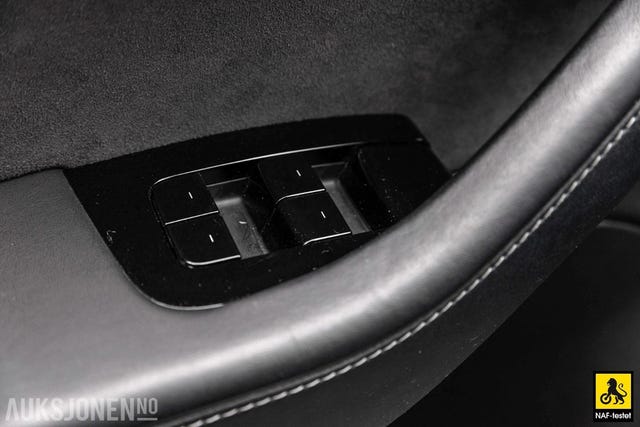 2019 TESLA MODEL 3 - 8