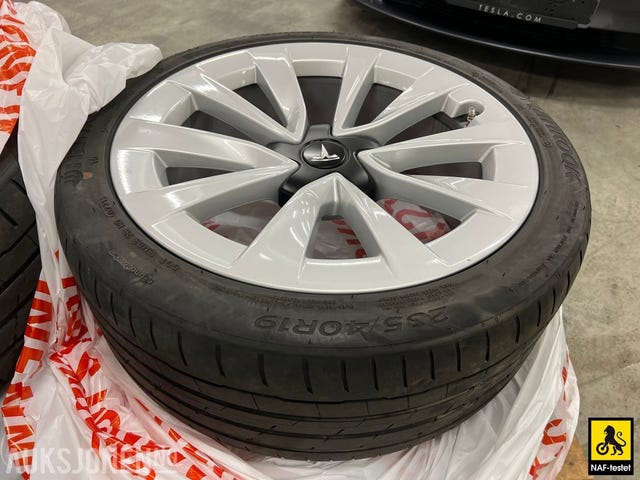 2019 TESLA MODEL 3 - 40