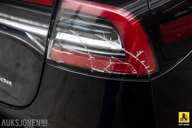 2019 TESLA MODEL 3 - 34